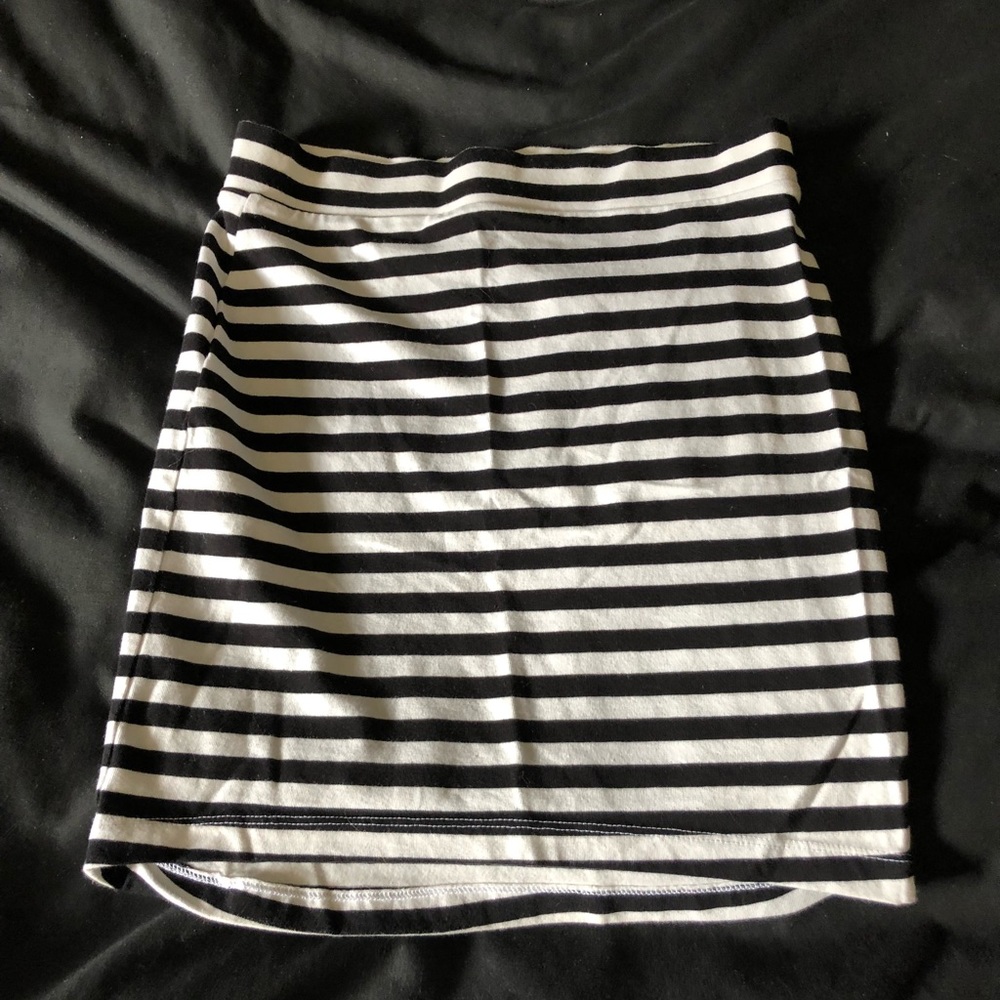 H&M mini skirt - Picture 2 of 4